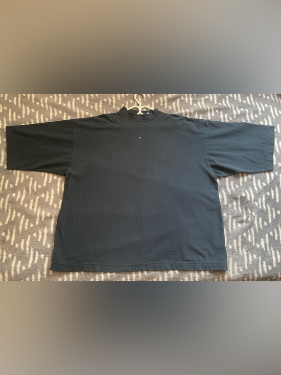 Yeezy x GAP x Balenciaga Other - Yeezy x GAP x Balenciaga baggy 3/4 seamless small logo tee shirt - SIZE M